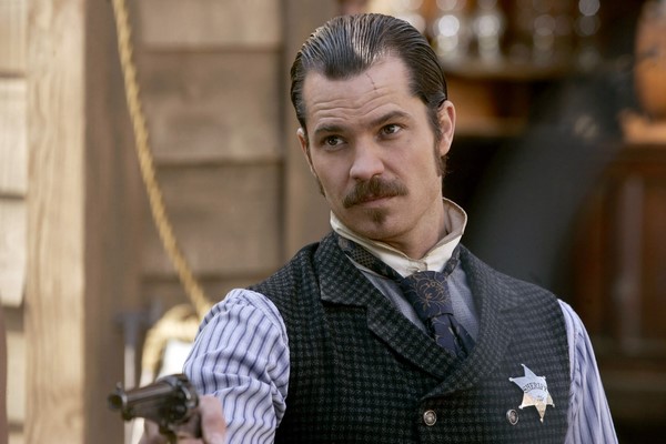 deadwood-season-3-episode-09-olyphant-mcshane-parker-dourif-brown-hawkes-malcomson-sanderson-weigert-boothe-dvdbash10 (Αντιγραφή)