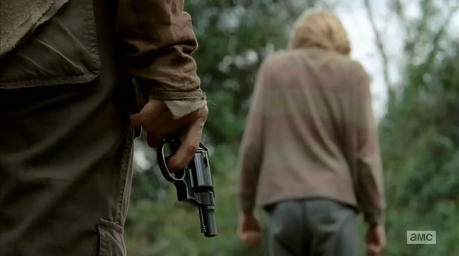 Walking-Dead-Carol-(Melissa-McBride)-kills-Lizzie-(Brighton-Sharbino)
